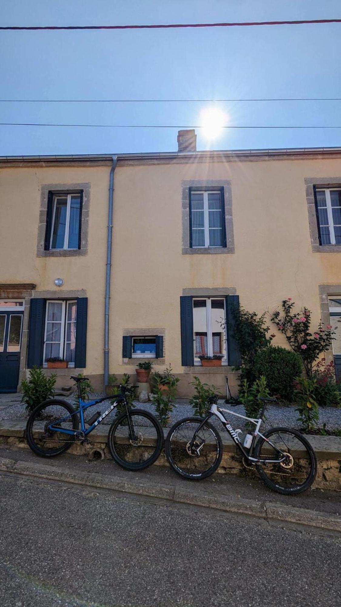 Maison Egalite Melay  Kültér fotó